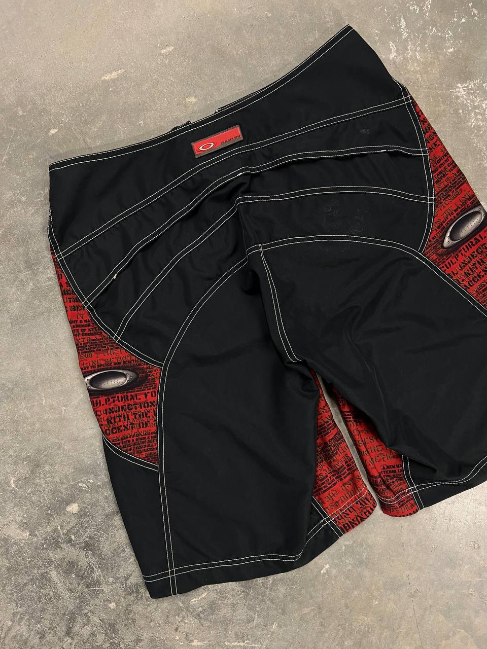 00s Vintage Oakley Surf Shorts Bermuda