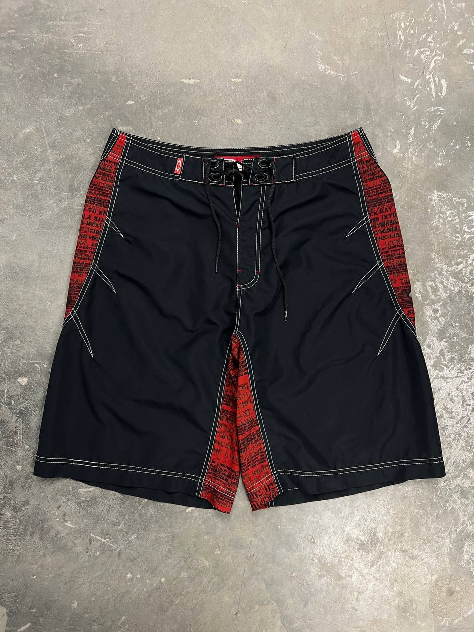00s Vintage Oakley Surf Shorts Bermuda