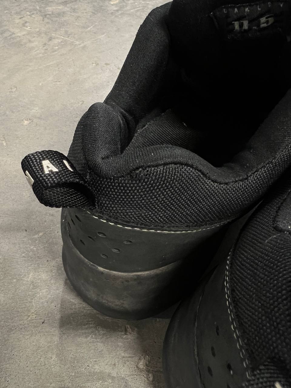 2001 Vintage Oakley Nail Low Top Shoes