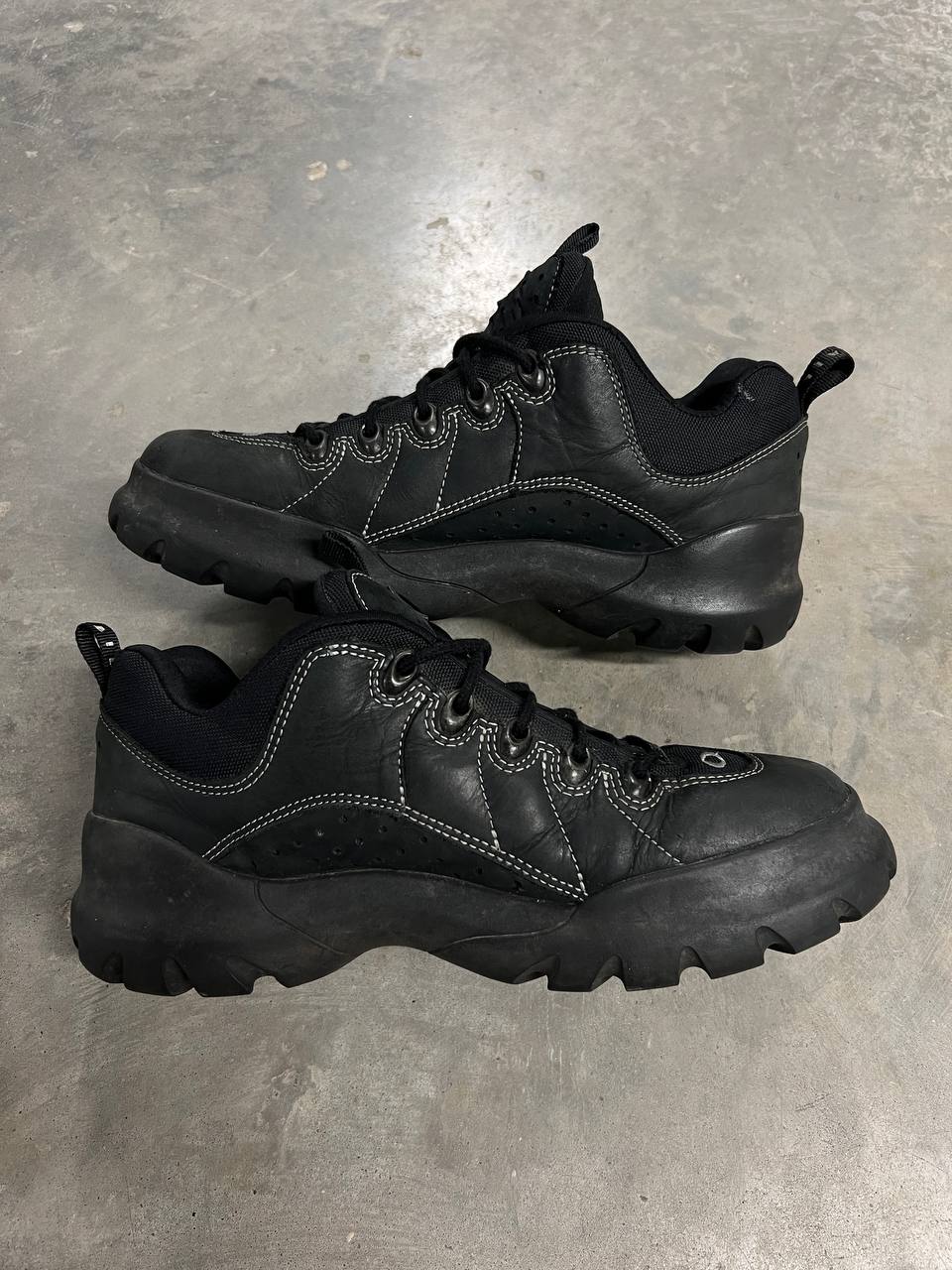 2001 Vintage Oakley Nail Low Top Shoes