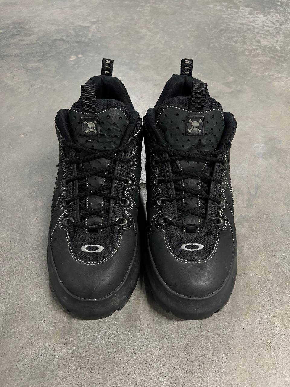 2001 Vintage Oakley Nail Low Top Shoes