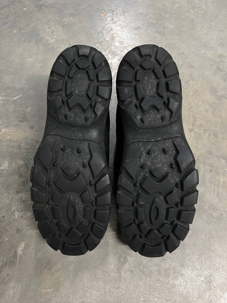2001 Vintage Oakley Nail Low Top Shoes