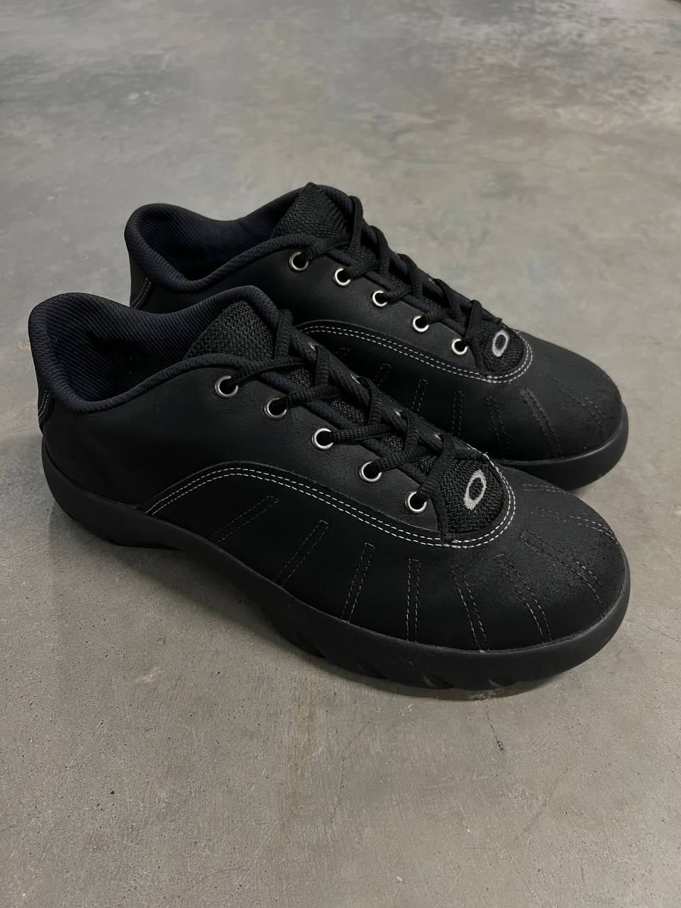 1999 Vintage Oakley Shoe Two Shoes
