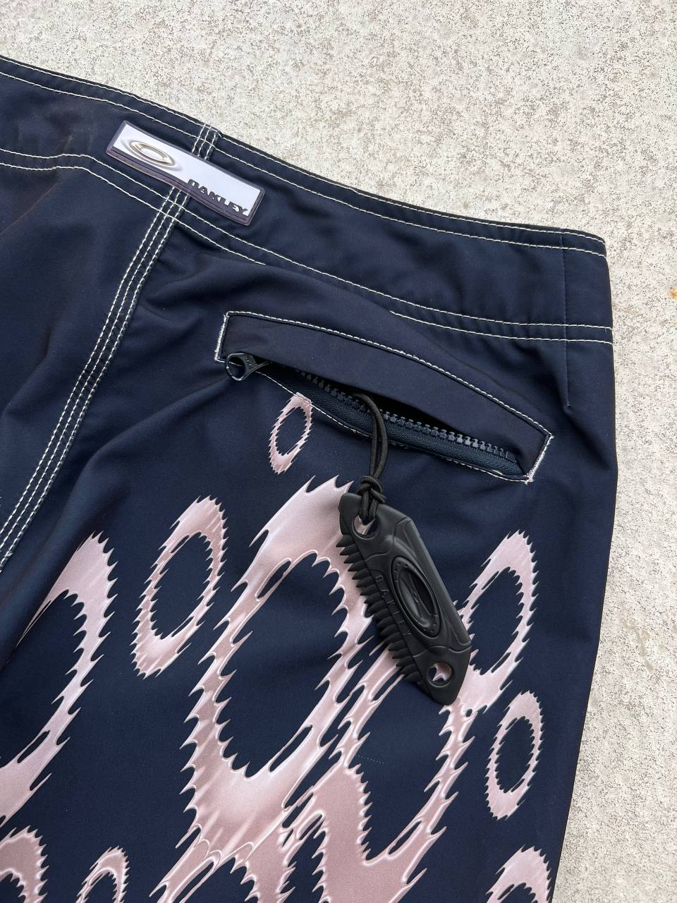 00s Vintage Oakley Static Multilogo Bermuda Shorts