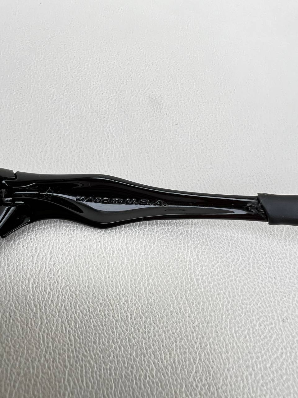 2004 Vintage Oakley Unknown Sunglasses Polished Black