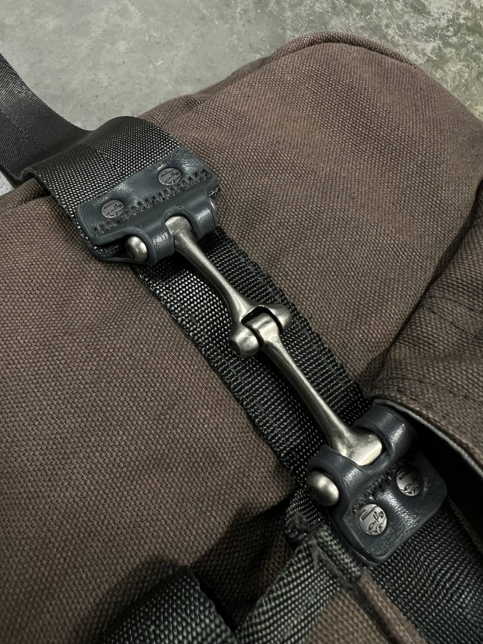 00s Vintage Oakley Swivel Mid Shoulder Hand Bag