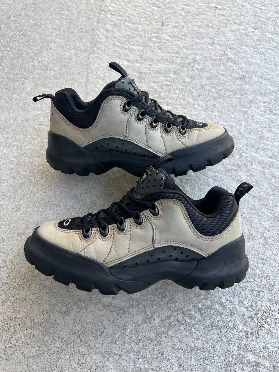 00s Vintage Oakley Nail Shoes