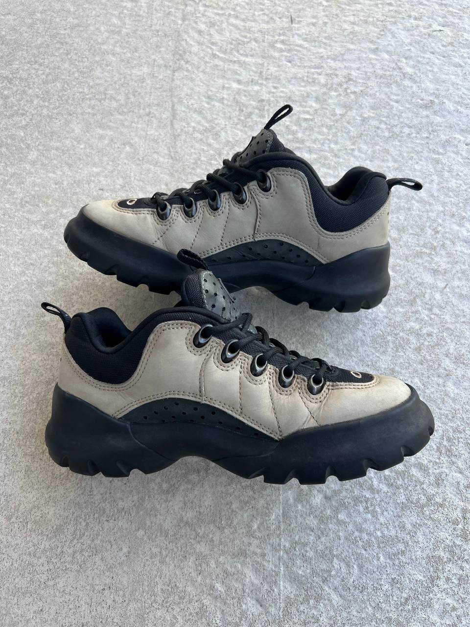 00s Vintage Oakley Nail Shoes
