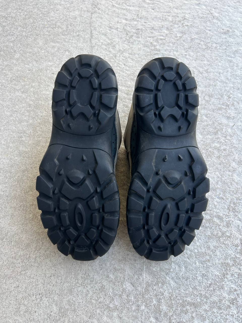 00s Vintage Oakley Nail Shoes