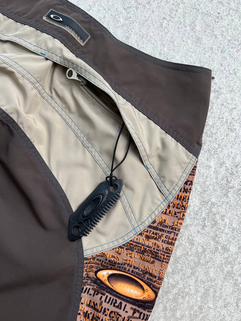00s Vintage Oakley Shorts