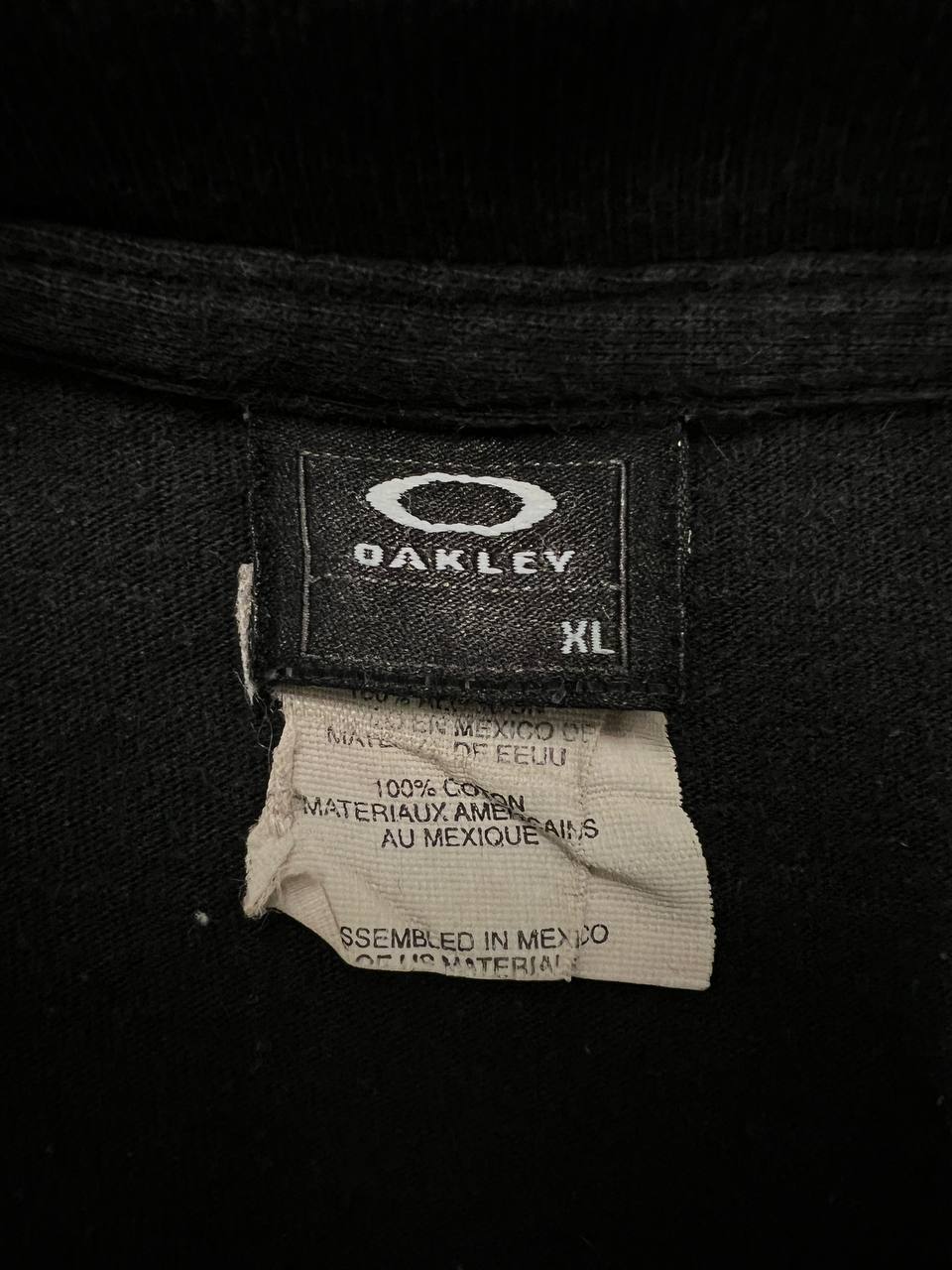00s Vintage Oakley T-Shirt