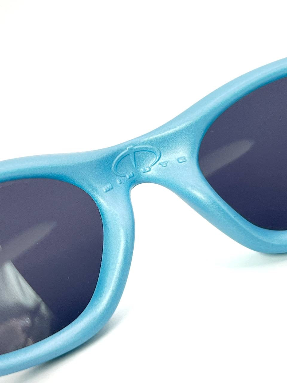 1999 Vintage Oakley Minute Gen 2 Powder Blue / Black Iridium