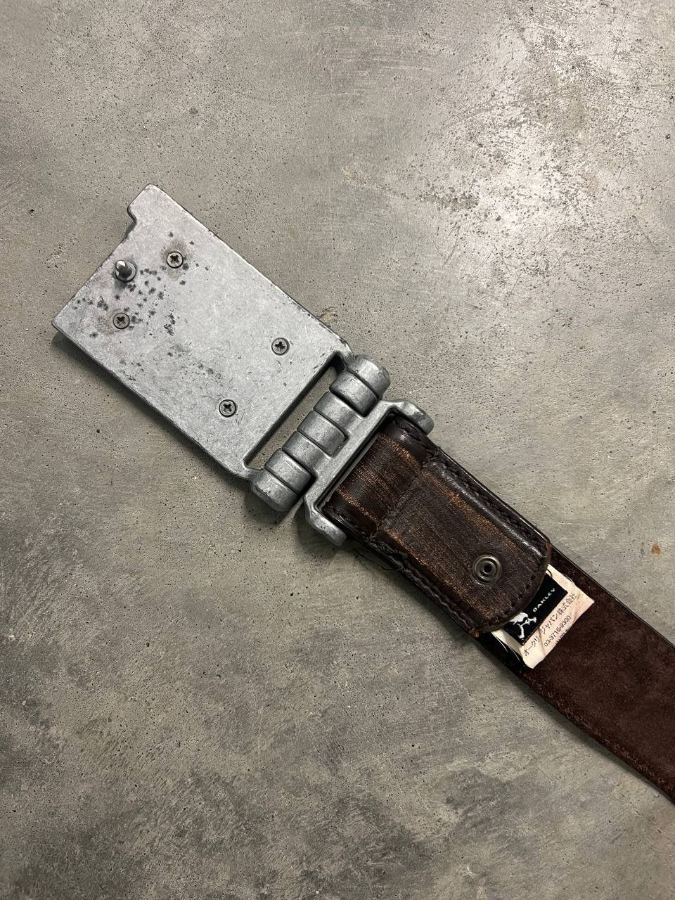 00s Vintage Oakley Crest Buckle Plate Leather Belt