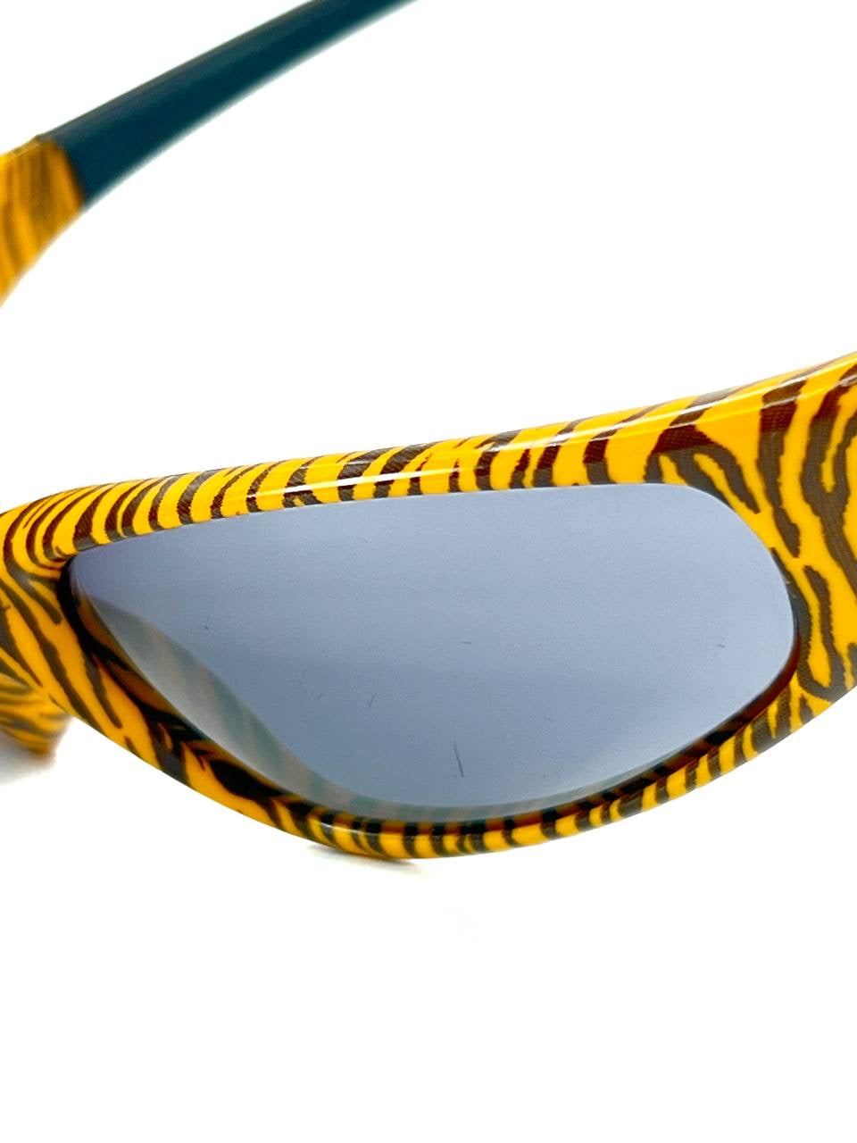 1996 Vintage Oakley Straight Jacket Bengal / Black Iridium Sunglasses