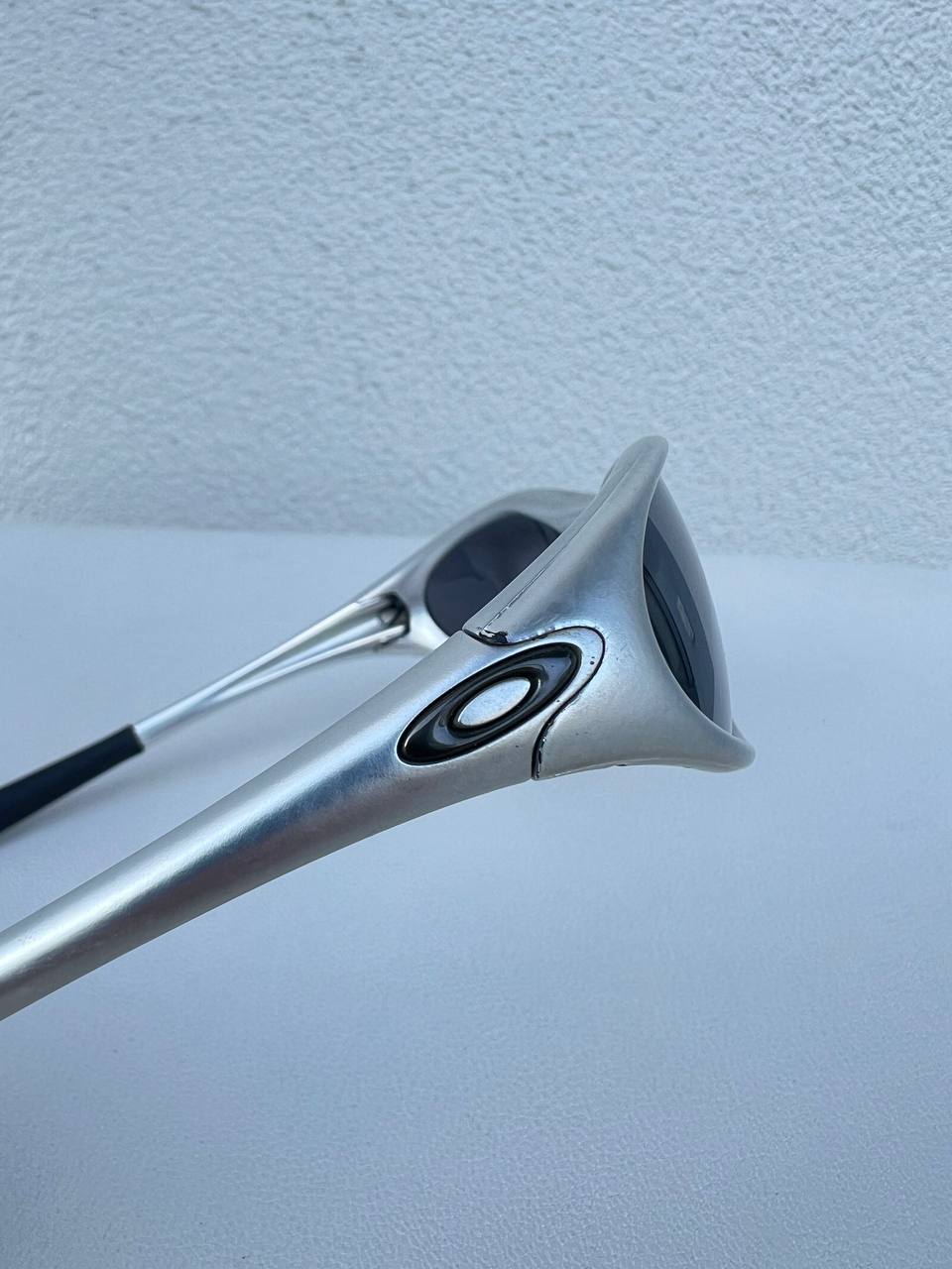 1999 Vintage Oakley Minute Sunglasses Silver / Black Iridium