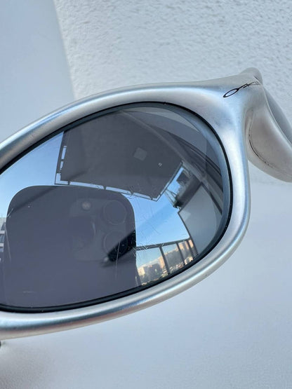 1999 Vintage Oakley Minute Sunglasses Silver / Black Iridium