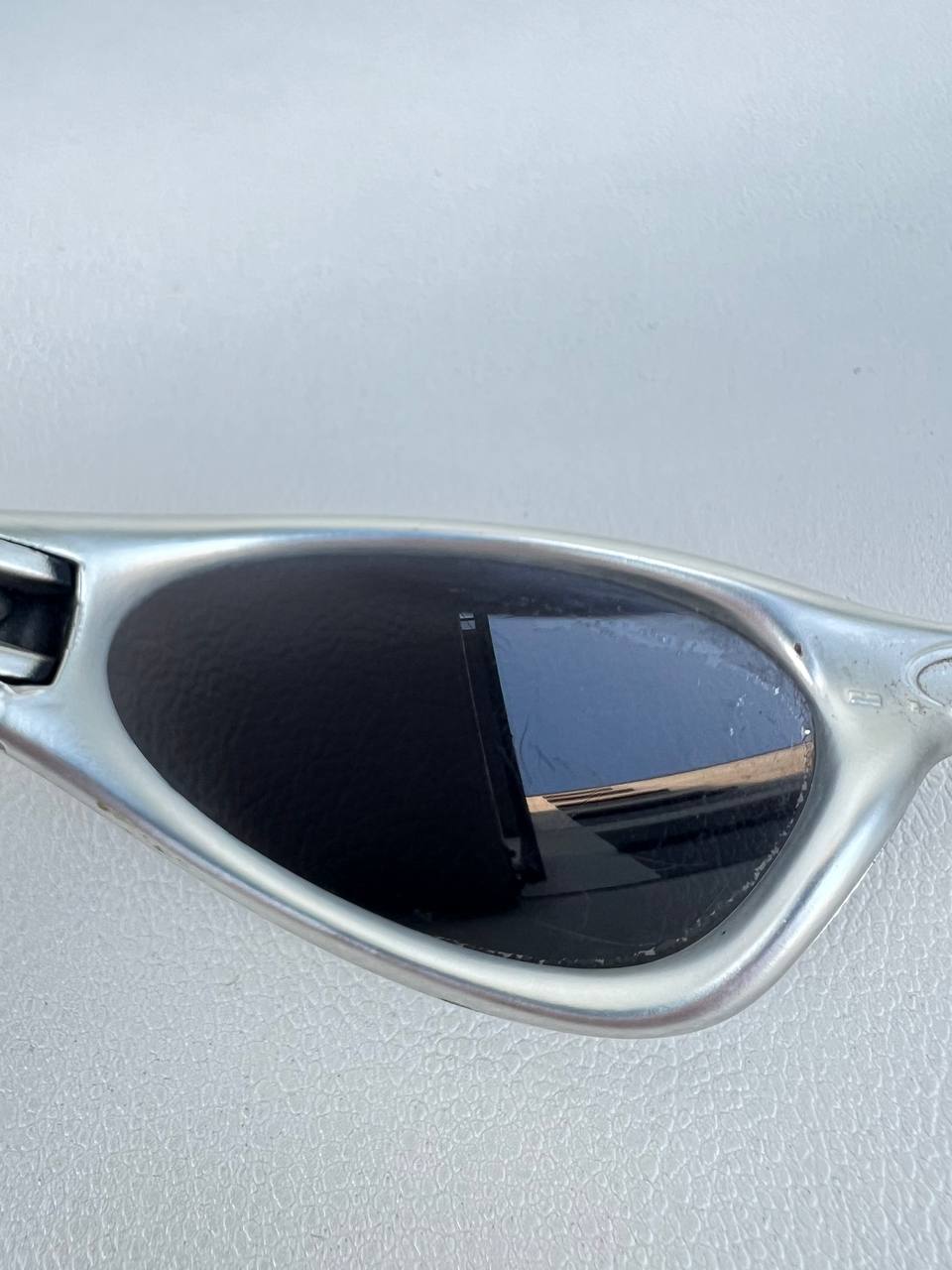 1999 Vintage Oakley Minute Sunglasses Silver / Black Iridium