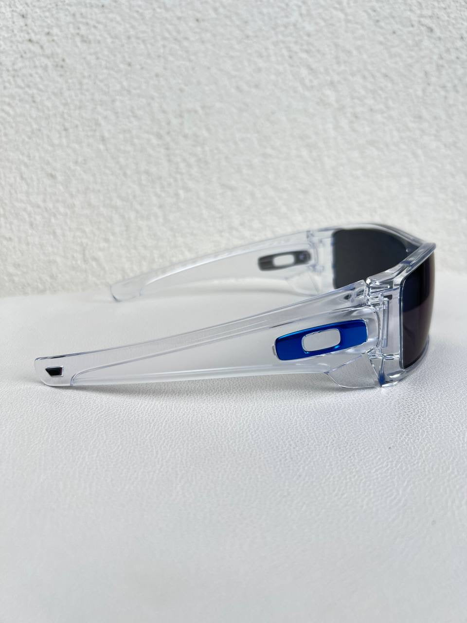 Oakley Batwolf Clear / Ice Iridium Sunglasses