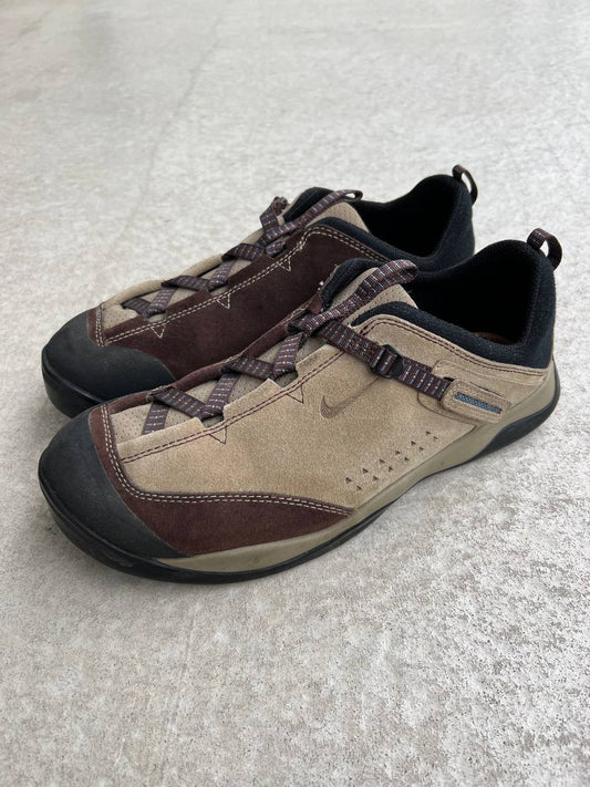 2004 Vintage Nike Air Moc Capture