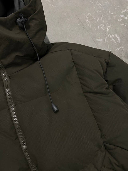 2004 Vintage Salomon Puffer jacket