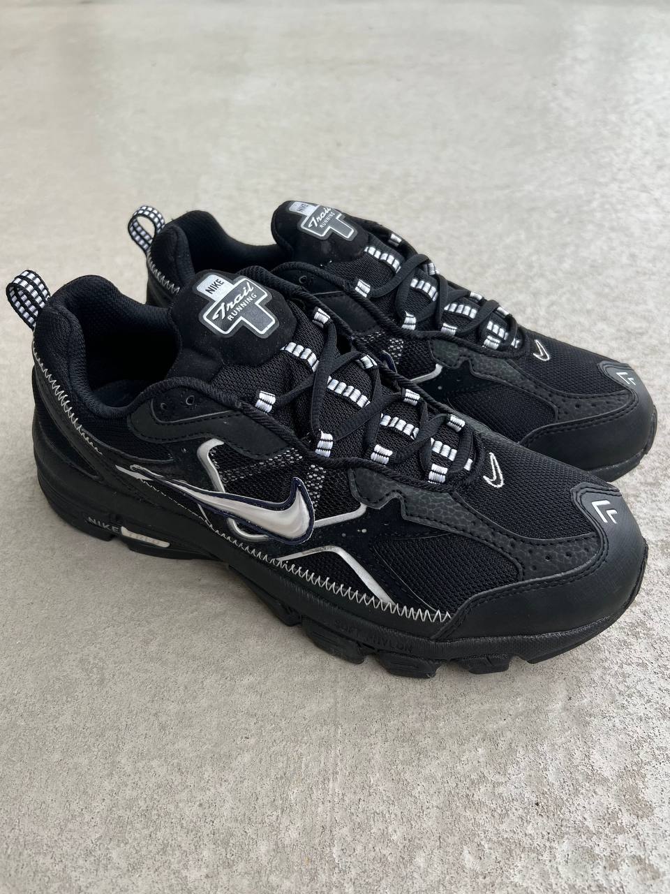2007 Vintage Nike Air Trail Running Shoes