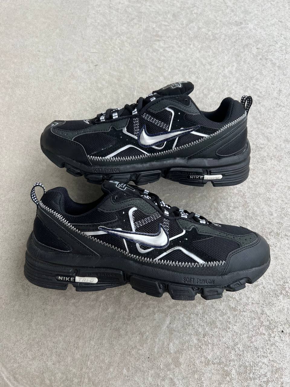 2007 Vintage Nike Air Trail Running Shoes