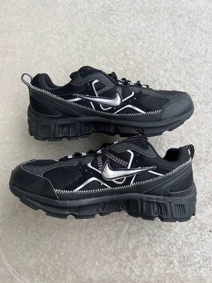 2007 Vintage Nike Air Trail Running Shoes