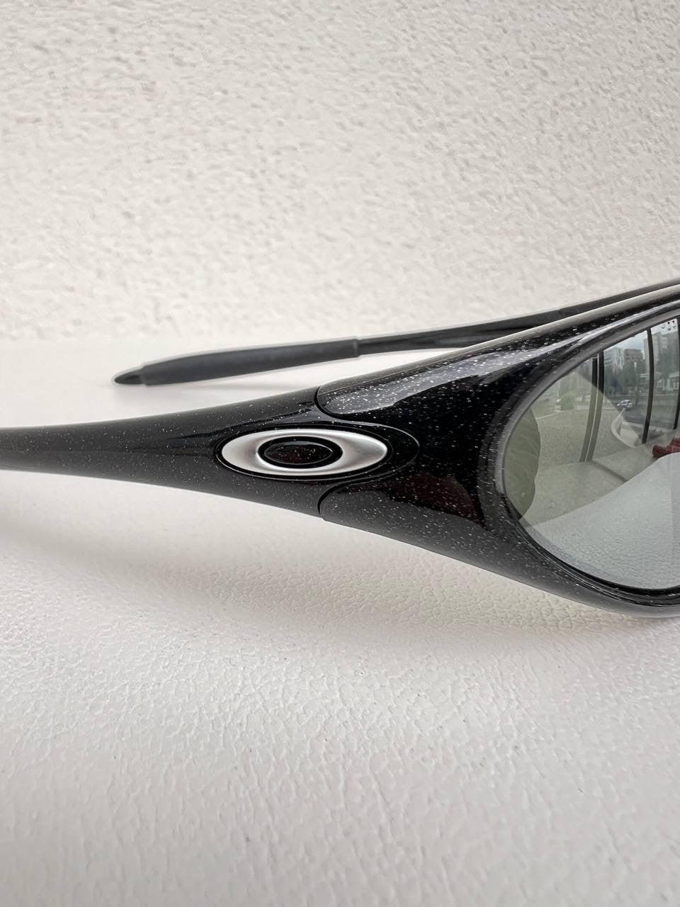 1998 Vintage Oakley Minute Gen 2 Metallic Black / Black Iridium Polarized Sunglasses