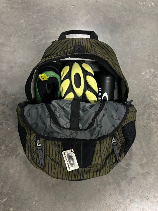 00s Vintage Oakley Planet Pack 2.0 Backpack Bag