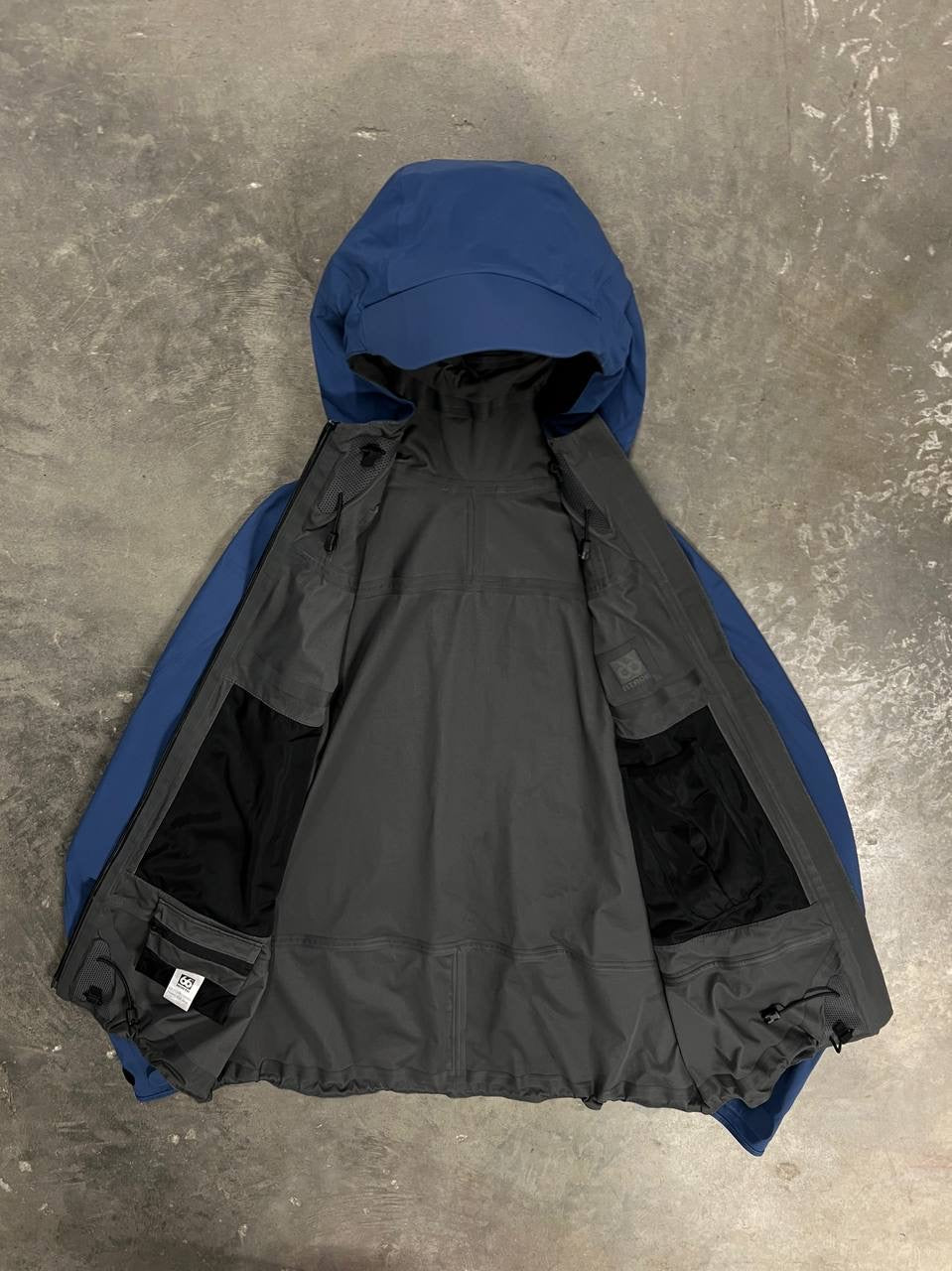 66 North Snaefell Shell Jacket