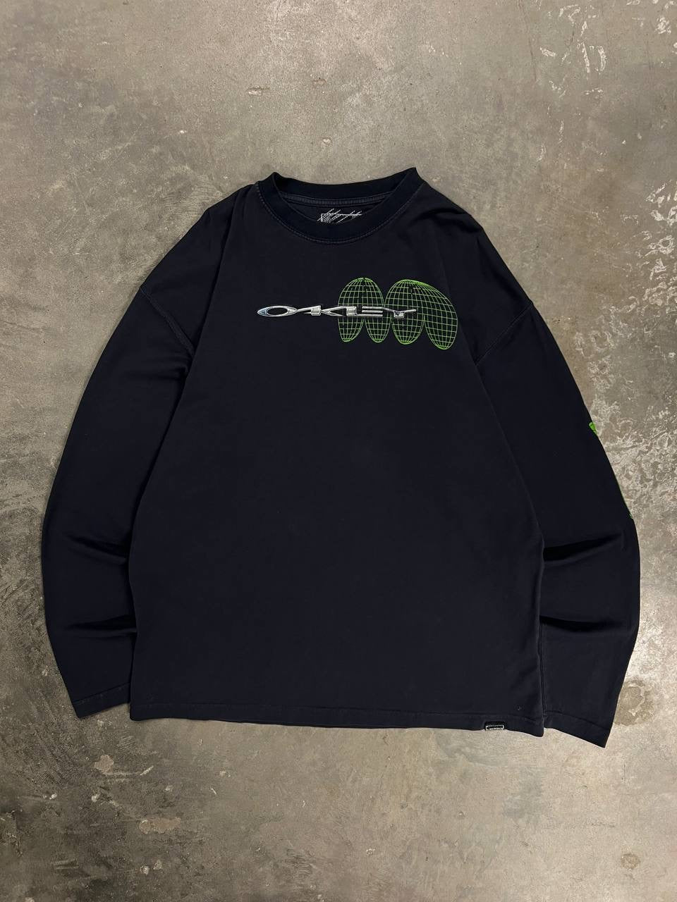 00s Vintage Oakley Long Sleeve T-Shirt