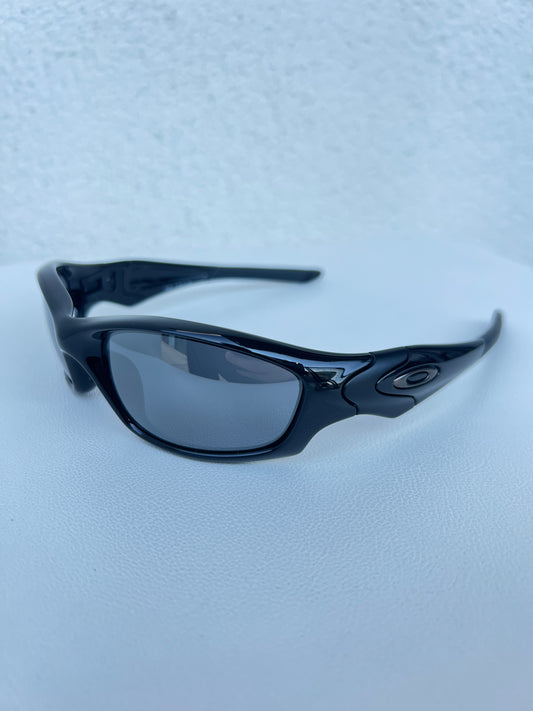 2007 Oakley Straight Jacket 2.0 Jet Black / Black Iridium Sunglasses