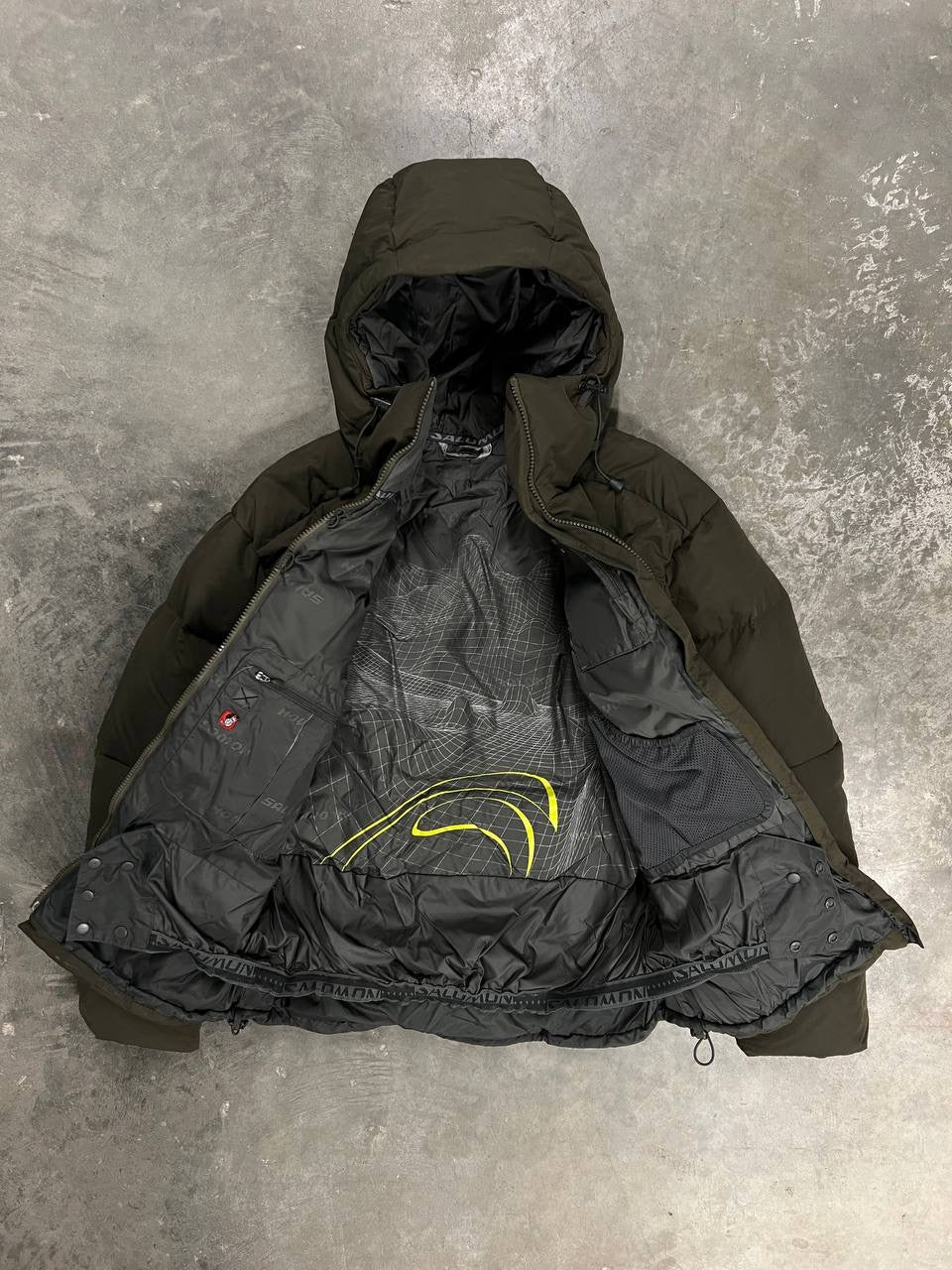 2004 Vintage Salomon Puffer Jacket