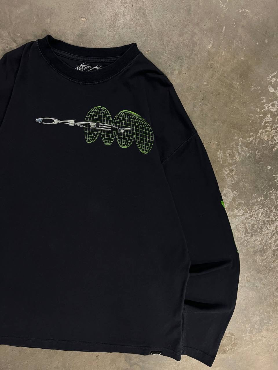 00s Vintage Oakley Long Sleeve T-Shirt