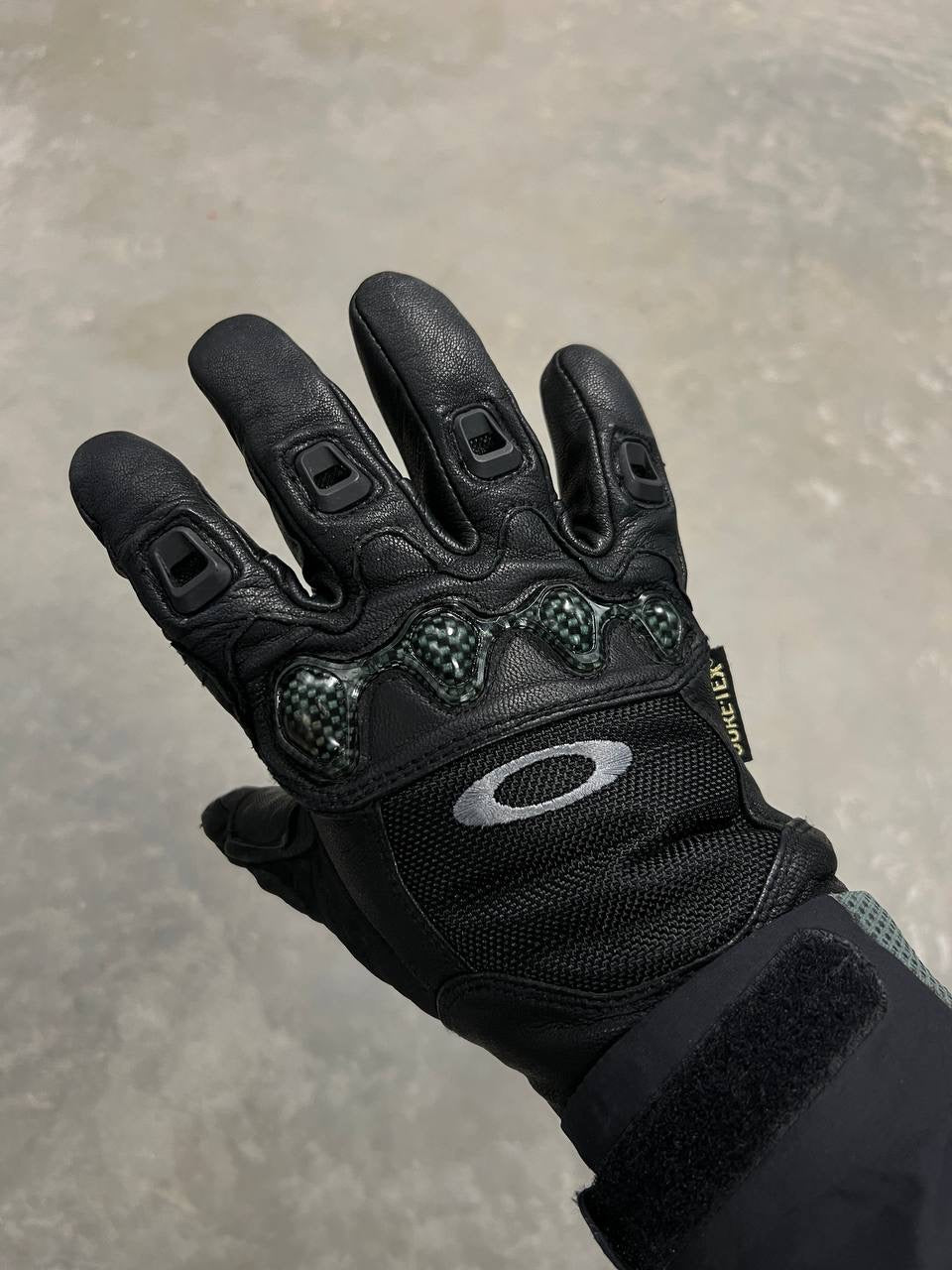 Oakley Winter Assault Gore-Tex Gloves