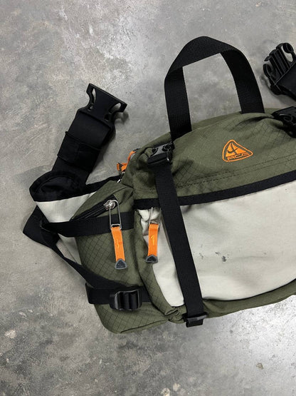 00s Vintage Nike ACG Hip Bag