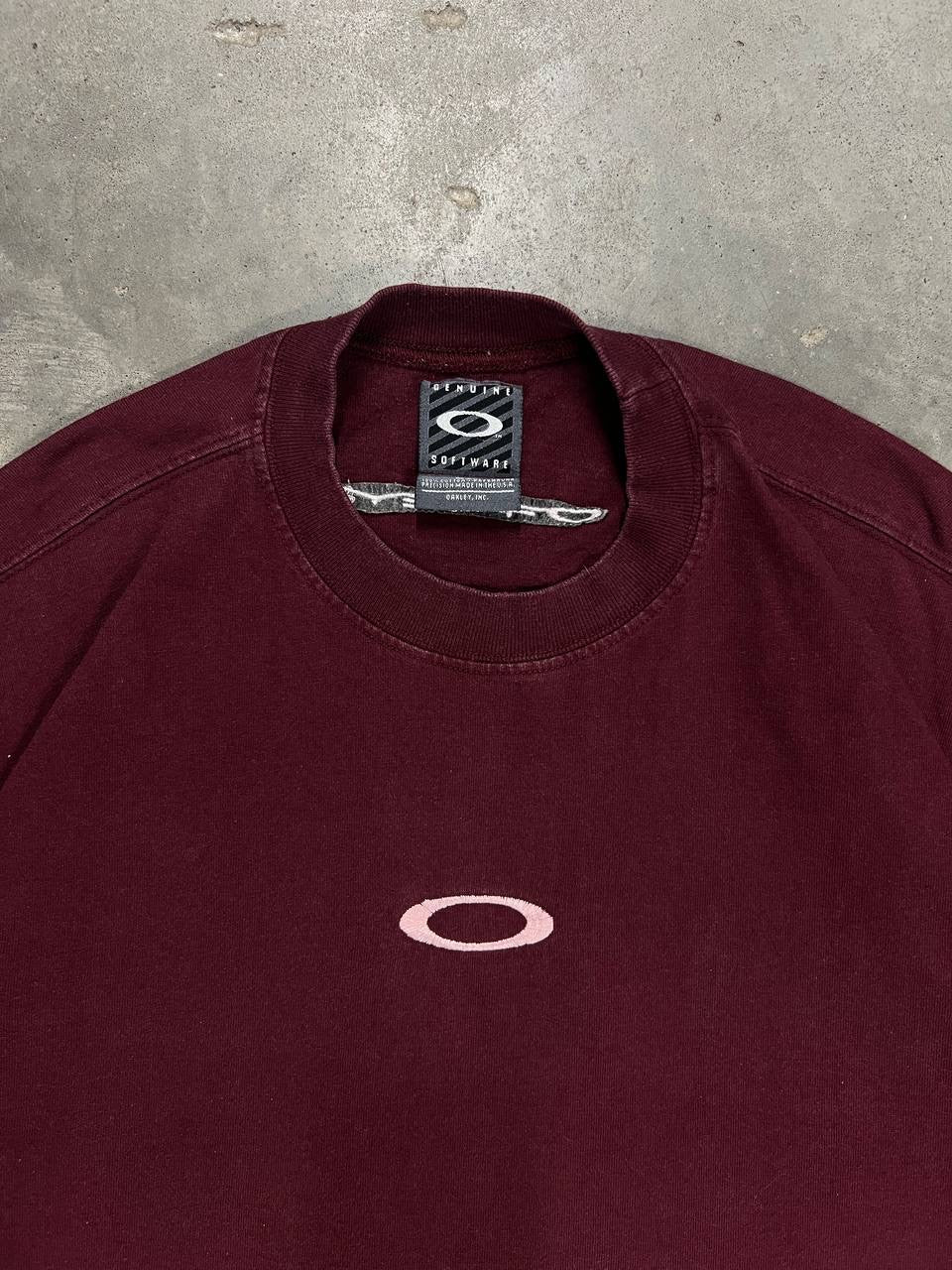 90s Vintage Oakley Software T-Shirt Center Logo Embroidered