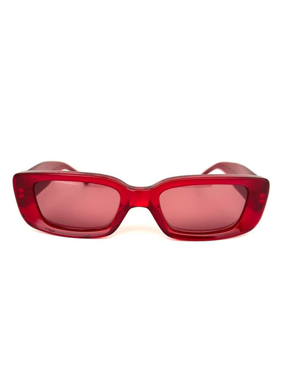 Iconic Vintage Gucci Squared Moda
Cherry Red Sunglasses GG 2409