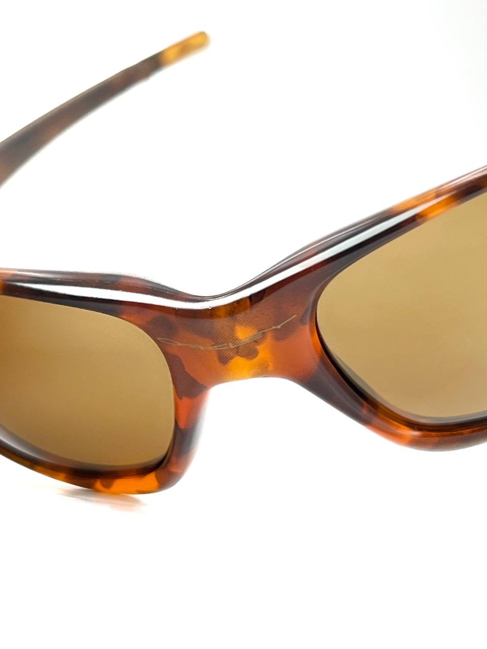 1996 Oakley Straight Jacket Tortoise / Gold Iridium Sunglasses