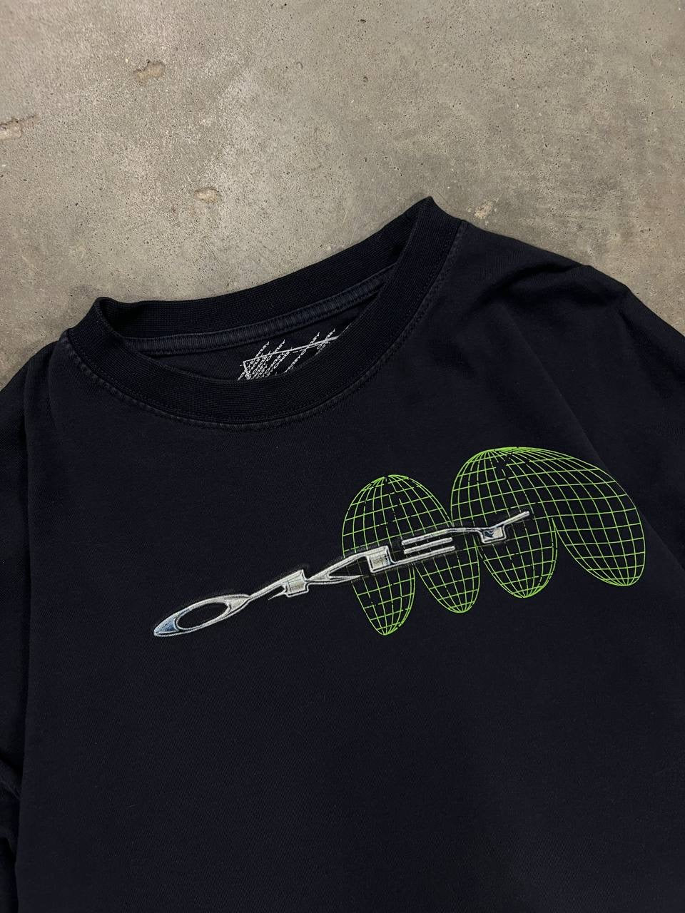 00s Vintage Oakley Long Sleeve T-Shirt