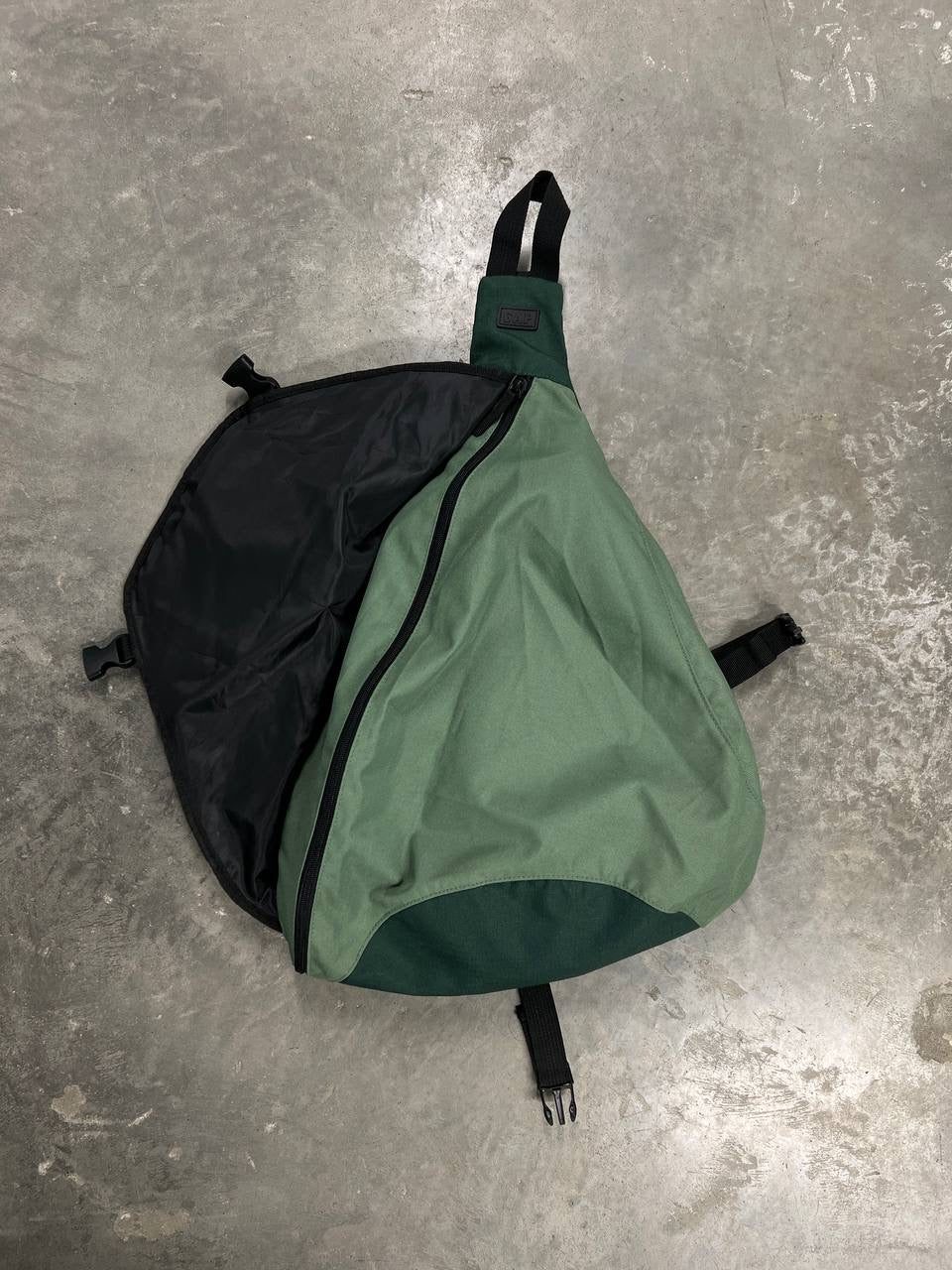 00s Vintage Gap Sling Bag
