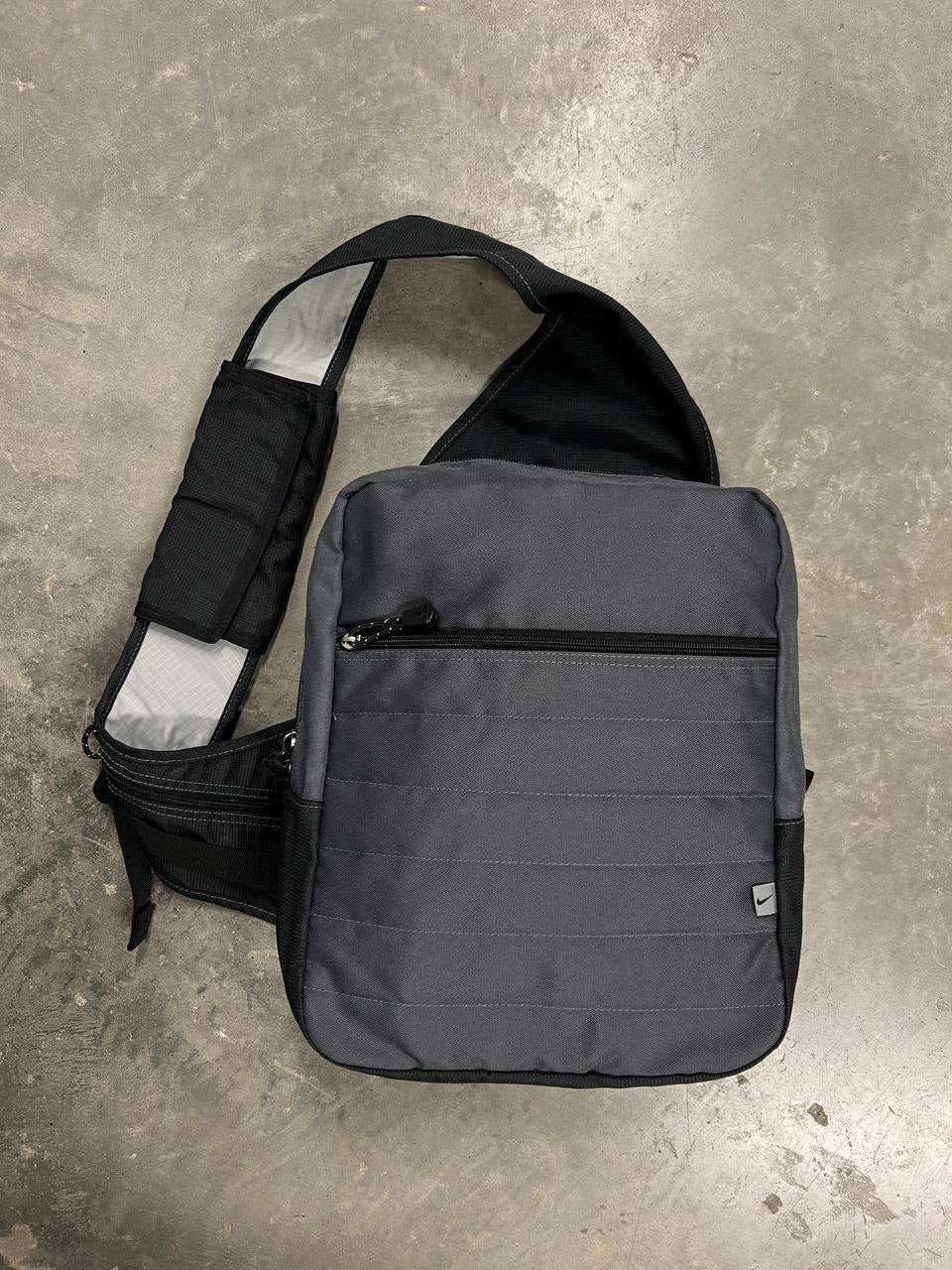 00s Vintage Nike Sling Bag
