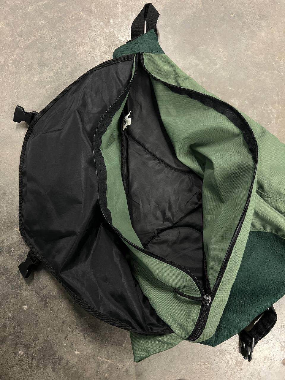 00s Vintage Gap Sling Bag