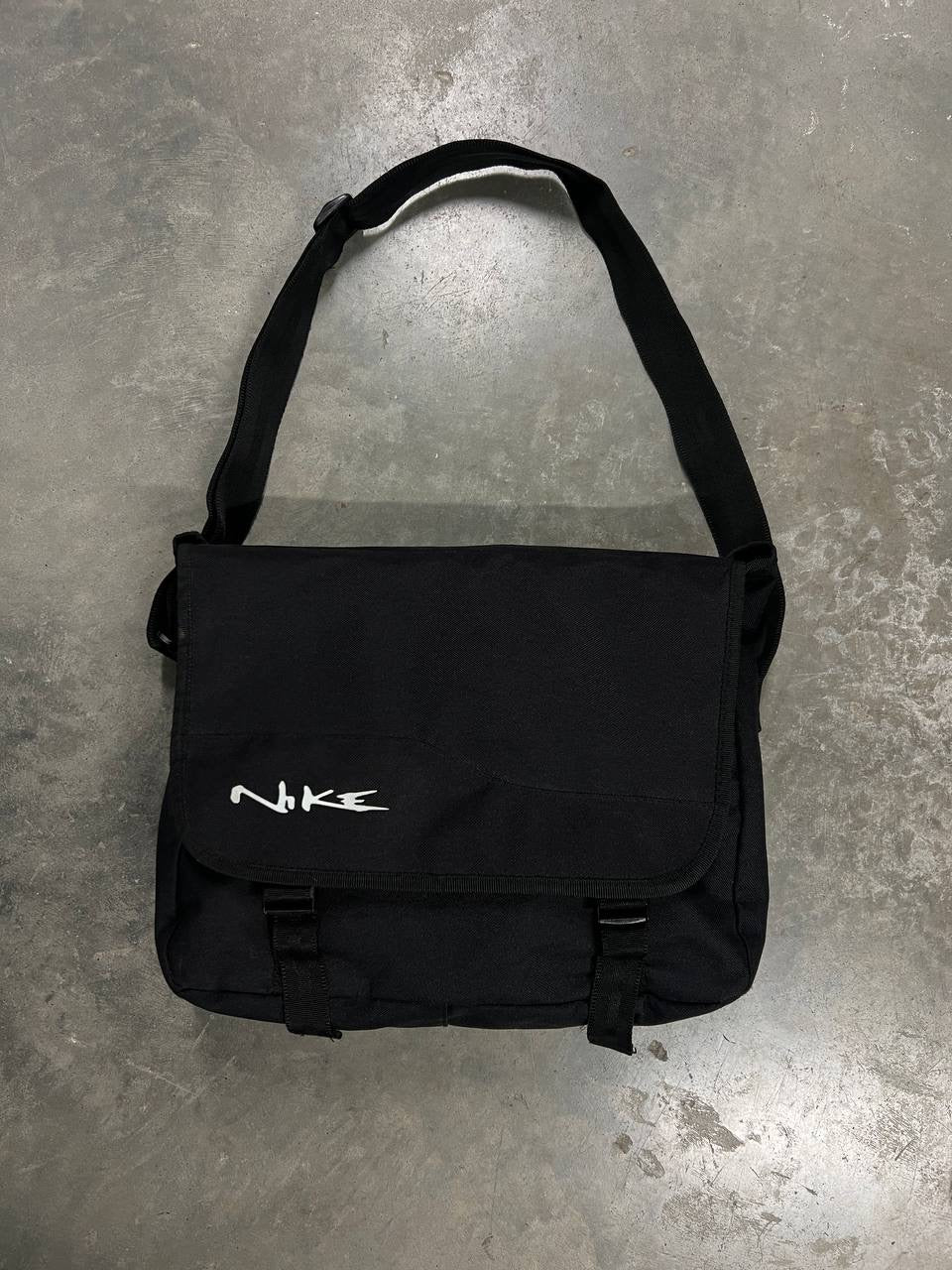 00s Vintage Nike Shoulder Bag