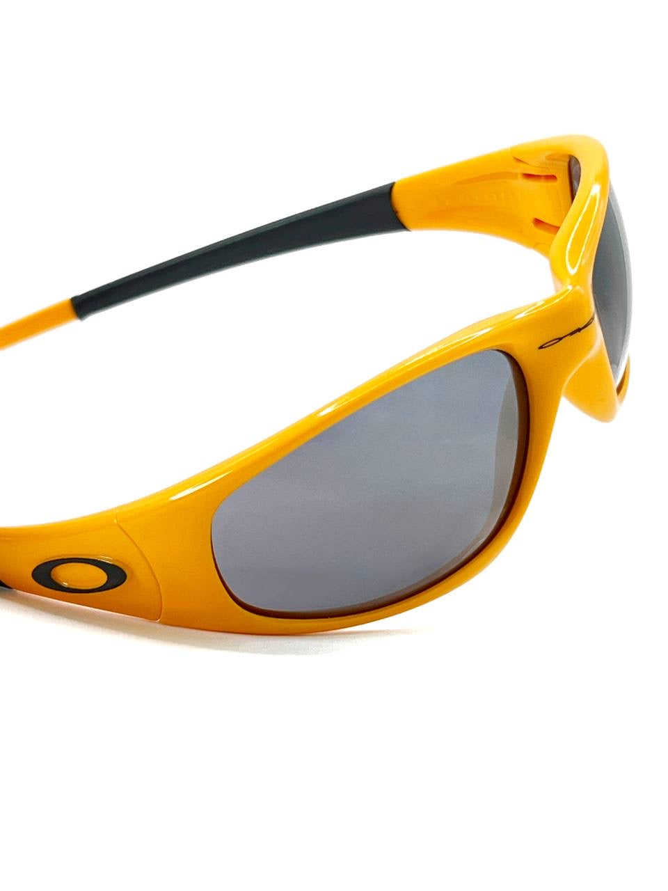 1996 Vintage Oakley Straight Jacket Yellow / Black Iridium Sunglasses
