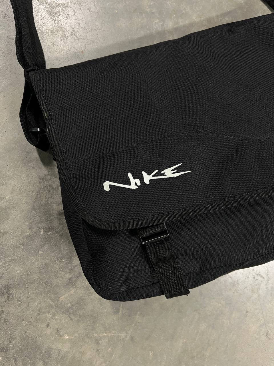 00s Vintage Nike Shoulder Bag
