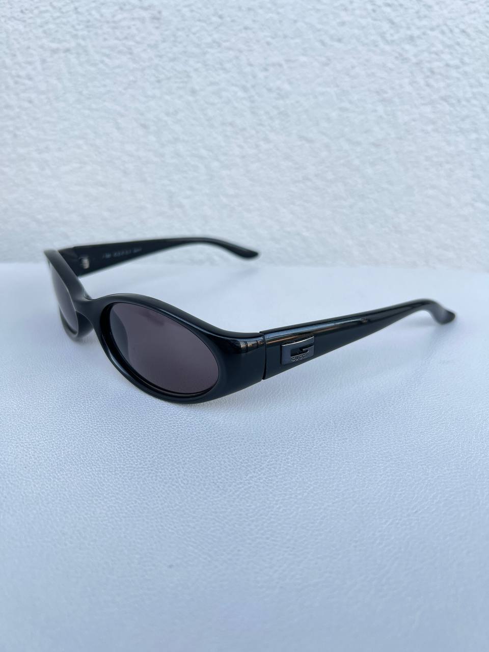 Vintage Gucci Sunglasses Oval Moda Black