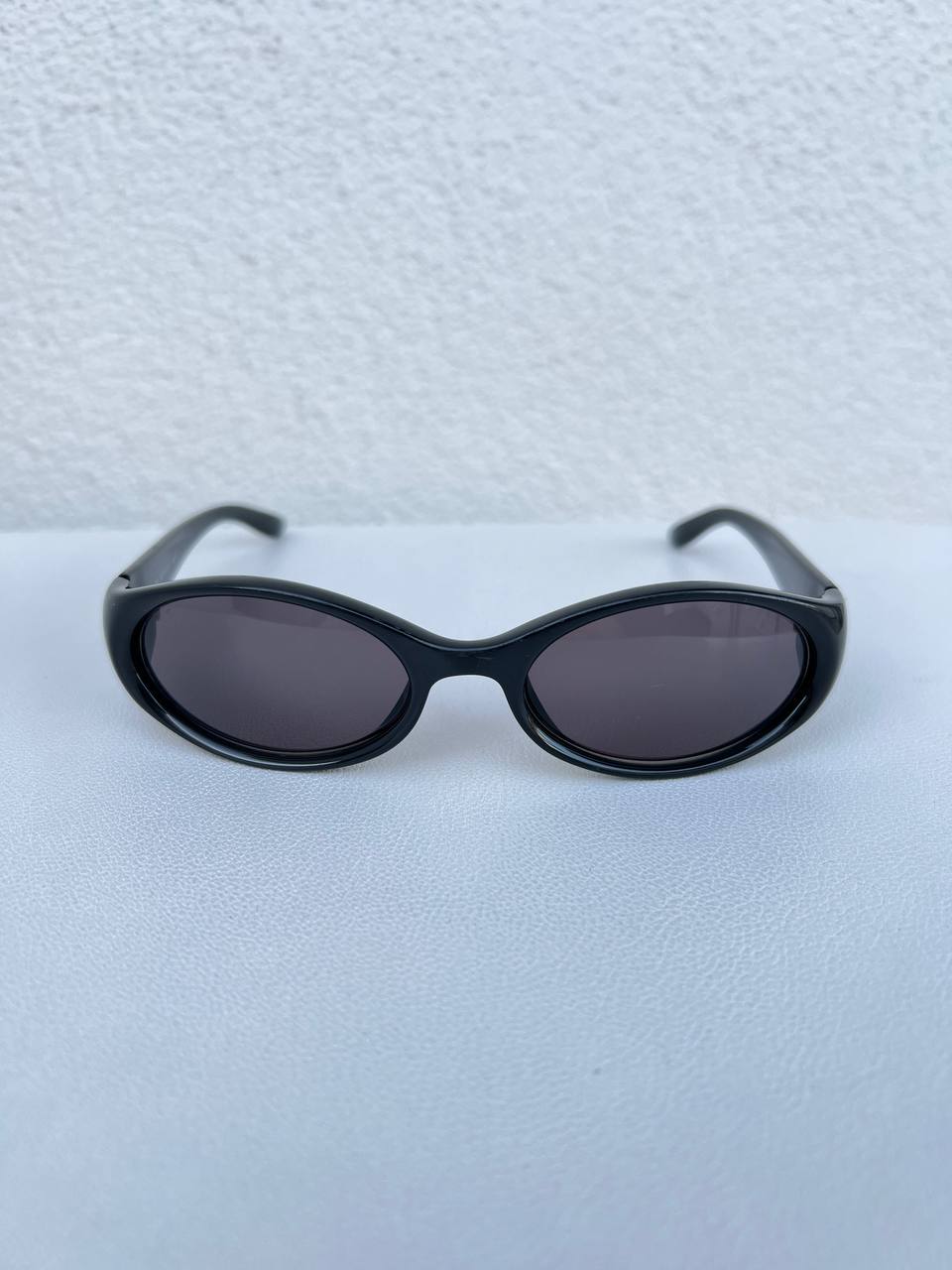 Vintage Gucci Sunglasses Oval Moda Black