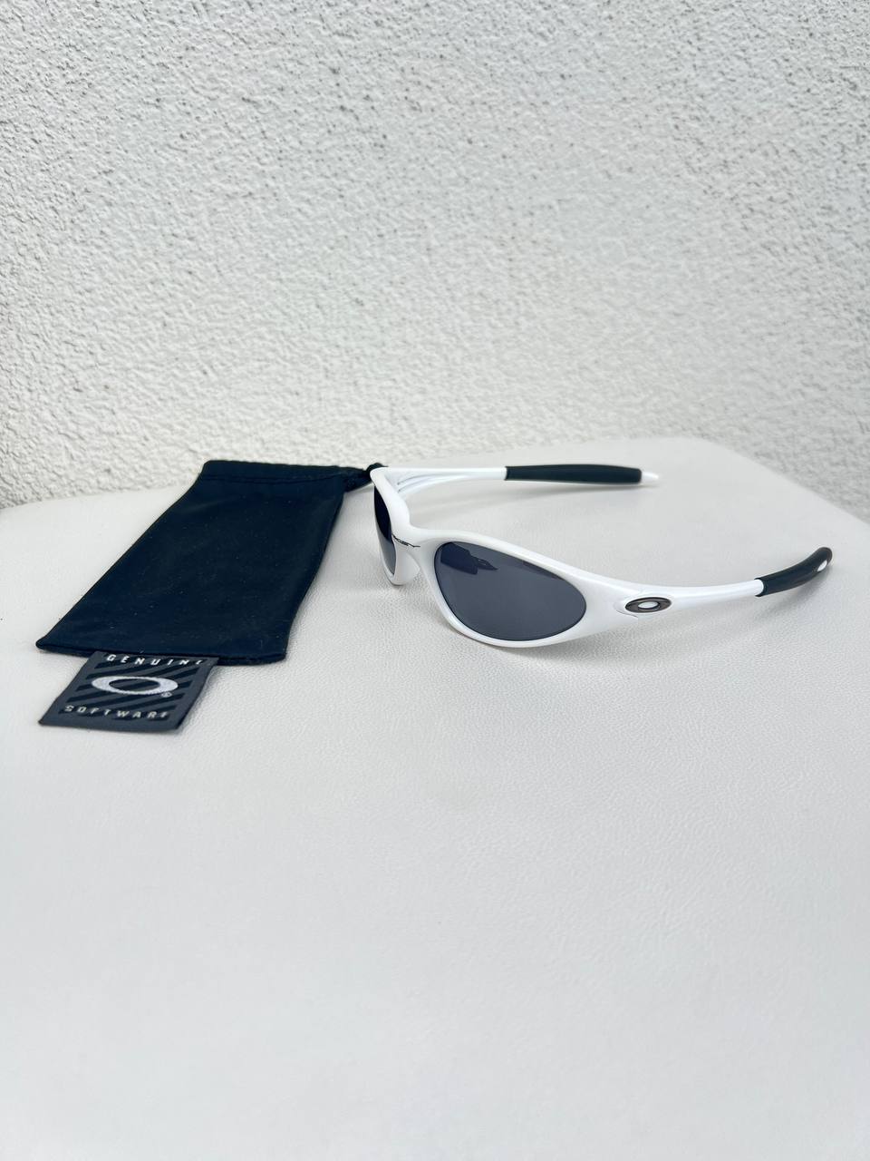 00s Vintage Oakley Minute 1.0 Gen 2 Pearl White Black Iridium Sunglasses