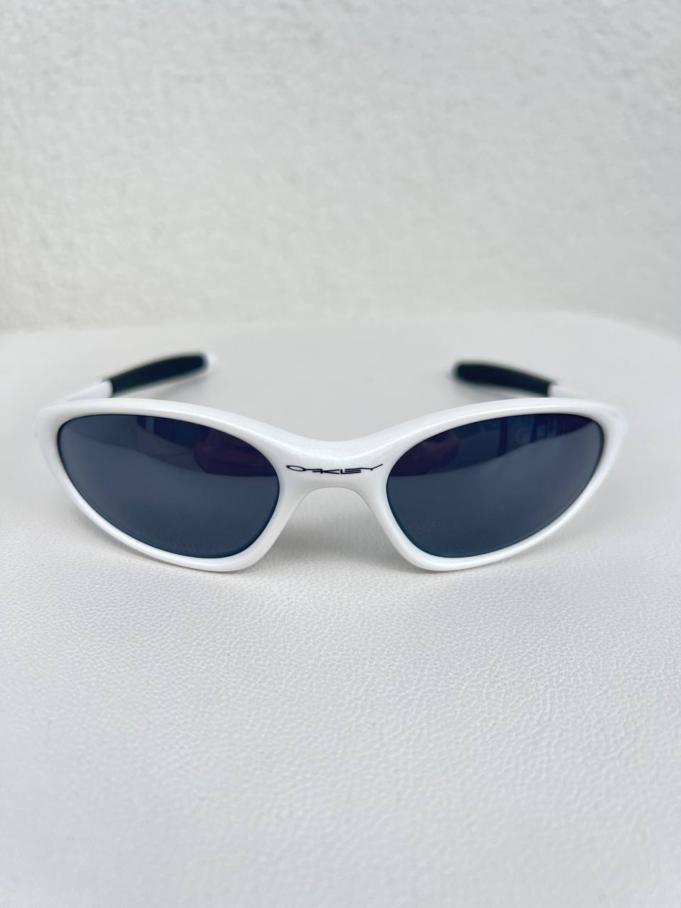 00s Vintage Oakley Minute 1.0 Gen 2 Pearl White Black Iridium Sunglasses